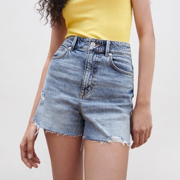 NEW! HP 🥳🥳🥳Zara Seamless Denim Shorts - Picture 5 of 13